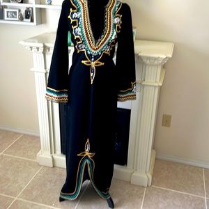 Custom amazing ling  dress size 6 with stretch to 8
